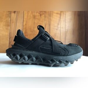 Cole Haan Women’s Size 6 1/2B  Black Trail Shoes